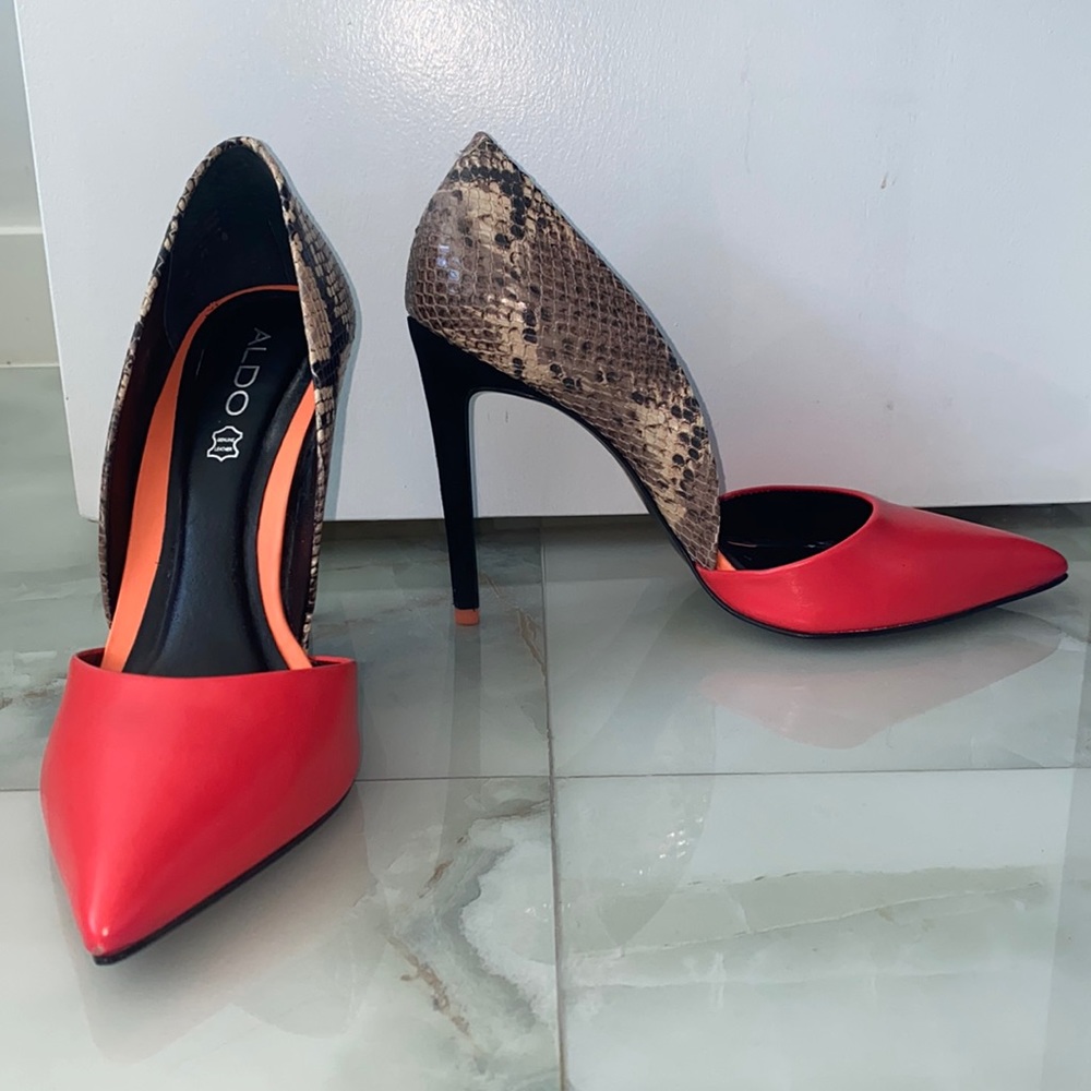 Genuine leather Aldo high heel close toed pointed snake skin stiletto heels